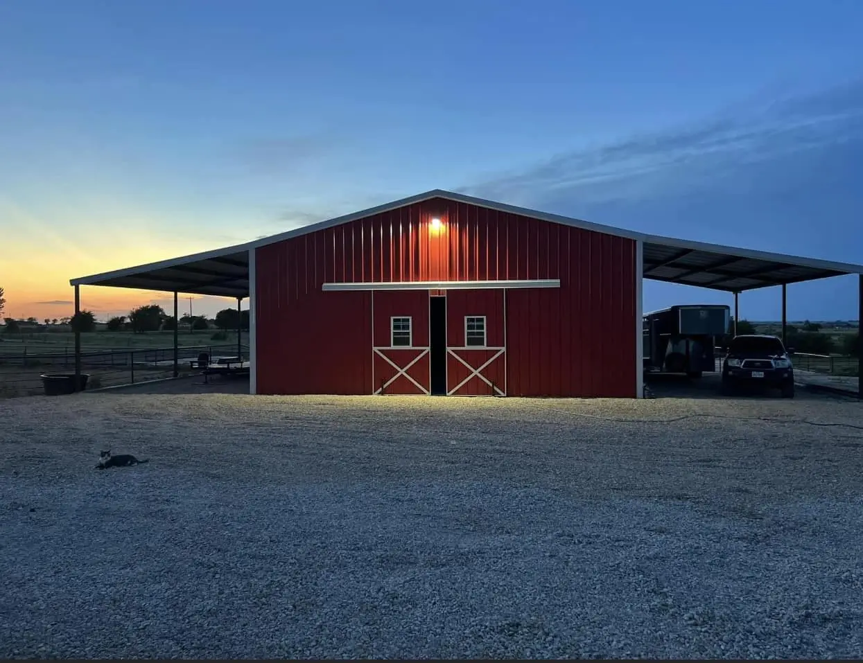 Horse Barns & Metal Barns