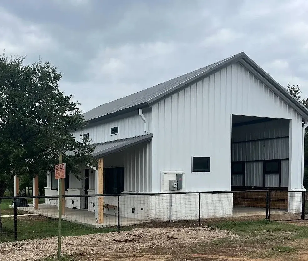 Horse Barns & Metal Barns